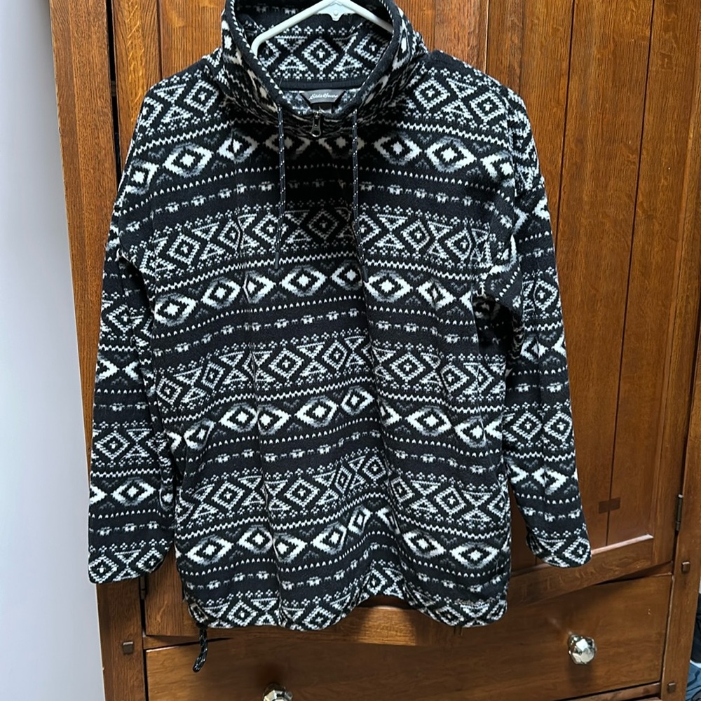 Eddie Bauer black and white patterned long sleeve fleece, size small